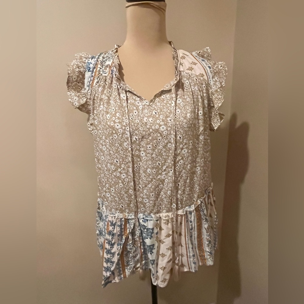 Gigio Floral Ruffle Sleeve Boho Blouse, size Small